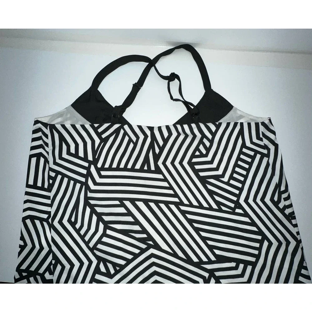 Metaphor Black and White Graphic‎ Flowy Camisole Top Size L - Picture 2 of 4